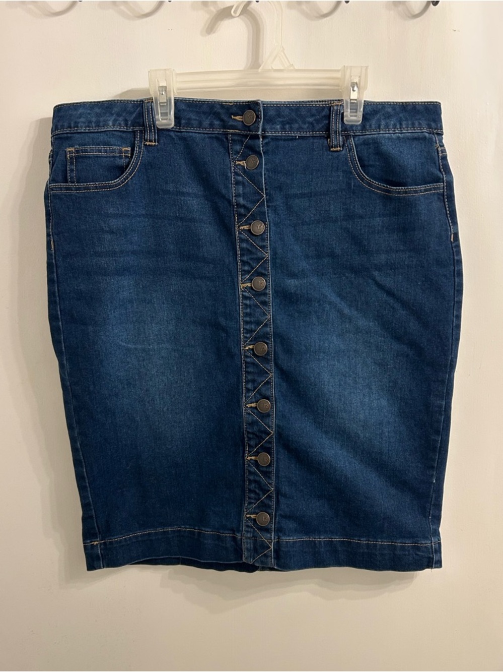One 5 One Brand Button-Front Denim Skirt